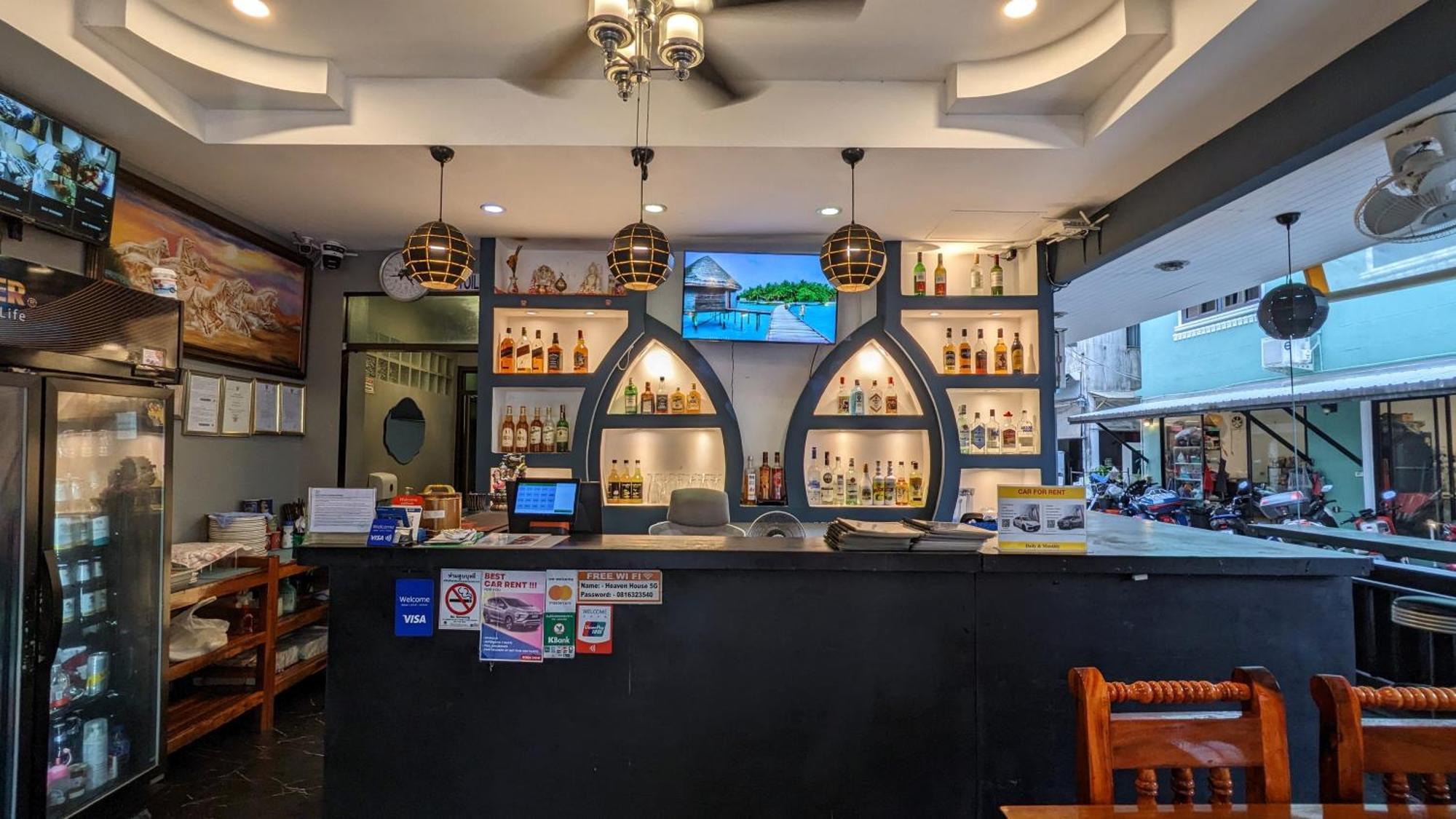 Heaven House Restro & Bar Hotel Patong Exterior foto