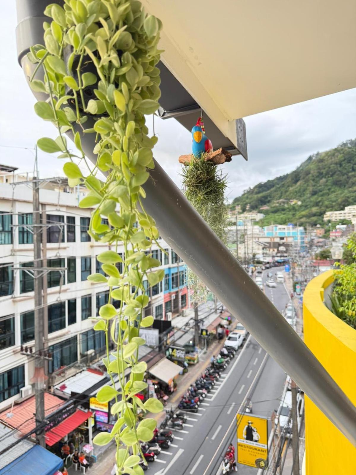 Heaven House Restro & Bar Hotel Patong Exterior foto